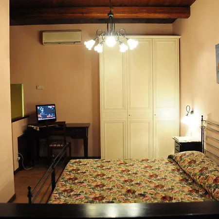 Il Roccolo Di Valcerasa Treia